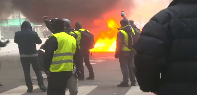 France: «Ce pouvoir est en train de mettre le feu à notre pays»  (Edwy Plenel)