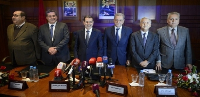 Enseignants contractuels : la majorité apporte un soutien à Amzazi