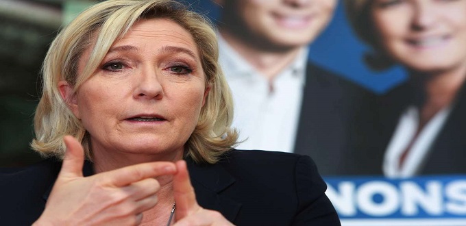 Quand Marine Le Pen compare les migrants aux éoliennes …