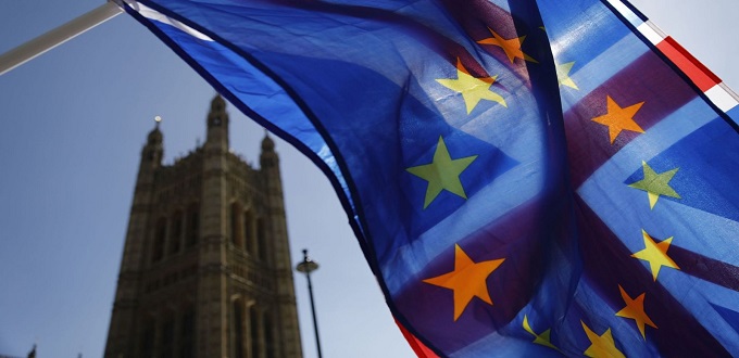 Le report du Brexit ne devrait pas « perpétuer l'incertitude » (eurodéputés)