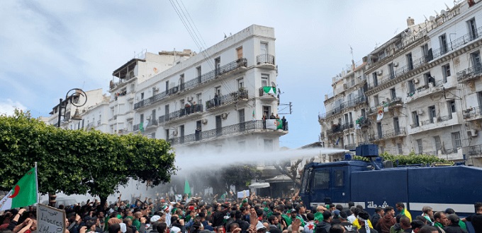 Algérie : un acte 14 sous tensions, plusieurs interpellations