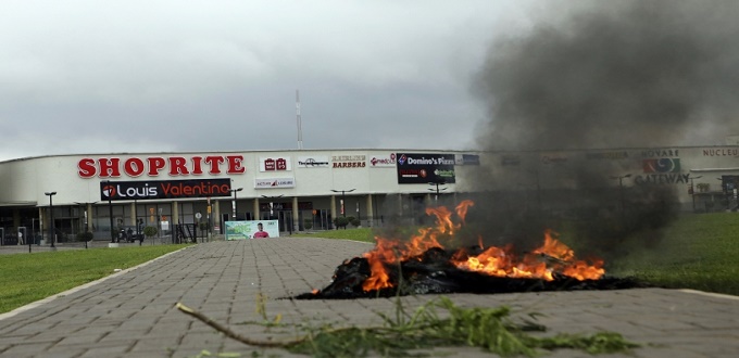 Xénophobie: Des Nigérians attaquent des commerces sud-africains en représailles 