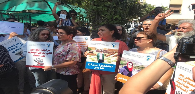 Affaire Hajar Raïssouni : Sit-in de protestation à Rabat