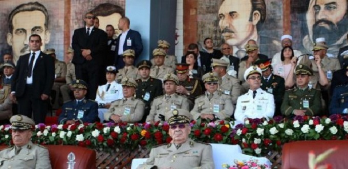 Algérie : l'armée se réjouit de « l'élan populaire » pour la présidentielle