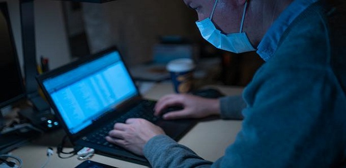 Coronavirus : l'Intérieur appelle à la vigilance face aux fake news