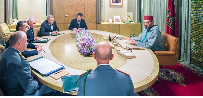 Le roi préside une réunion sur la sécurité sanitaire et mobilise les FAR