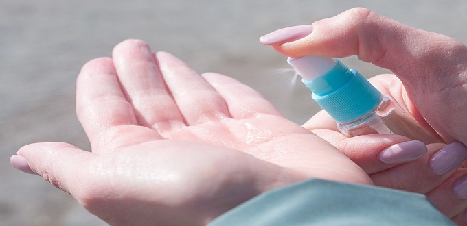 Fine Hygienic Holding et Dislog Group font un don conjoint à 83 provinces