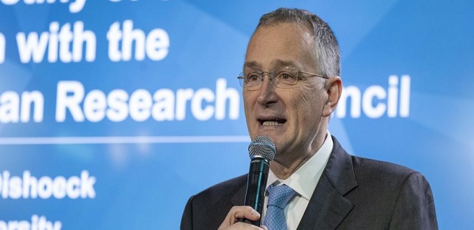 Le président de l'agence européenne de la recherche jette l’éponge