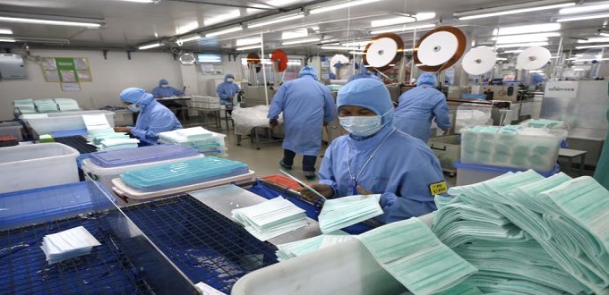 Le Maroc va produire 5 millions de masques de protection à partir de mardi