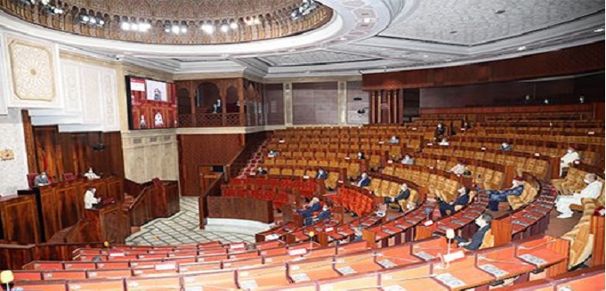 Majorité et opposition appellent à des mesures pour endiguer les retombées du Covid-19