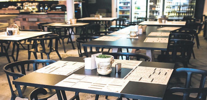 Ouverture timide des cafés et restaurants
