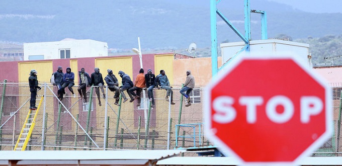 Plus de 300 migrants tentent de traverser la frontière marocaine de Melilla