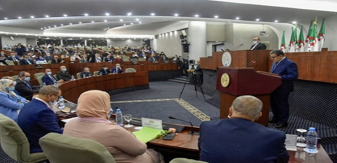 Algérie : le Parlement adopte le projet de révision de la constitution
