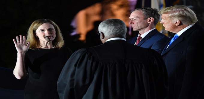 États-Unis: Le Sénat confirme la juge Amy Coney Barrett à la Cour suprême