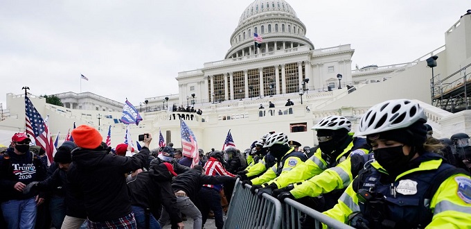 Le couvre-feu décrété à Washington :le capitole pris d’assaut par les partisans de Trump