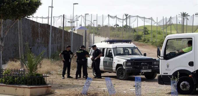 Plus de 150 immigrants tentent de sauter la clôture Melilla