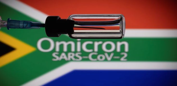 Le variant Omicron présente un "risque très élevé" au niveau mondial, alerte l'OMS
