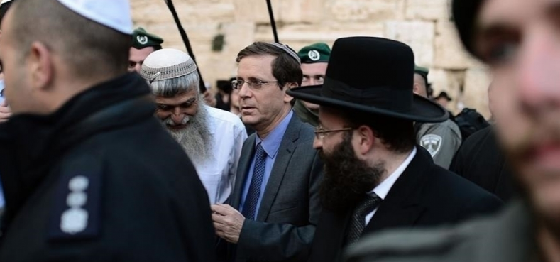 L'OCI dénonce la visite provocatrice du président israélien à la mosquée Ibrahimi à Hébron