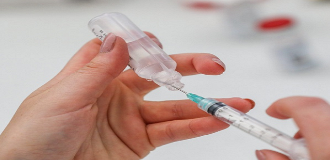 Vaccin contre le VIH: Moderna débute ses essais sur des humains