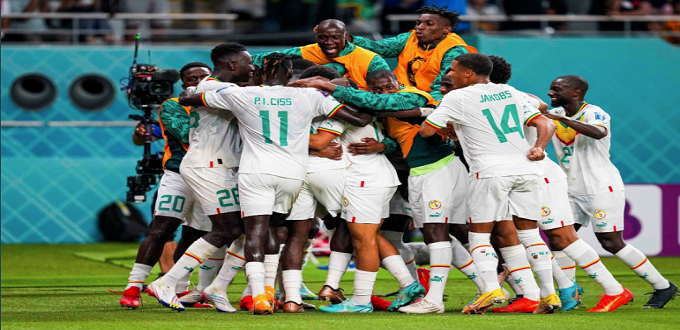 Mondial 2022: le Sénégal se qualifie pour les 8e en battant l'Equateur 