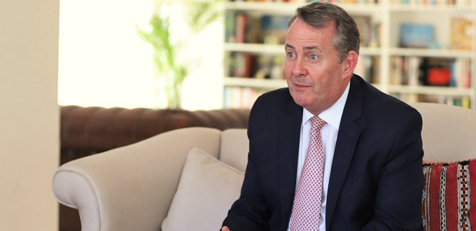 Provinces du Sud: Sir Liam Fox salue la stratégie d’investissement et de prospérité du Maroc