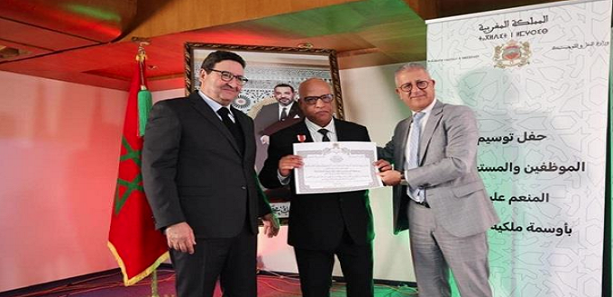 Remise de Wissams royaux à des fonctionnaires du ministère du Transport au titre de 2025