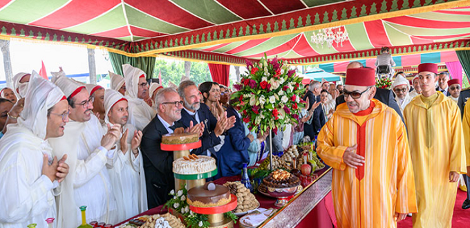 M'diq : le Roi préside une réception à l'occasion de la glorieuse Fête du Trône